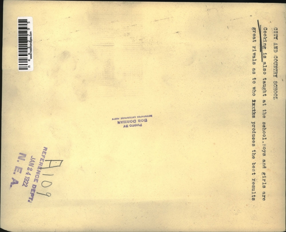 1922 Press Photo The cooking class for boys and girls