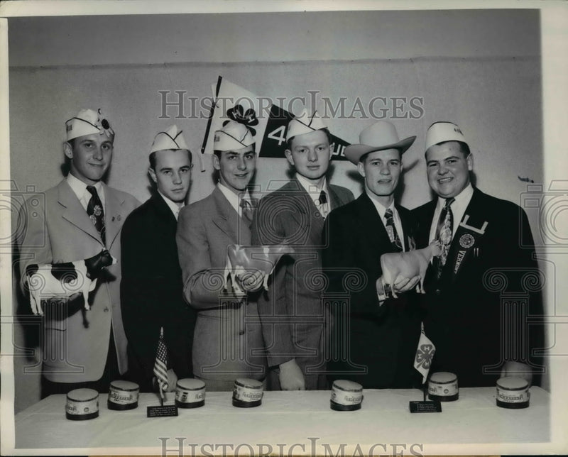 Load image into Gallery viewer, 1949 Press Photo National Winners of 4-H Club Dairy Production
