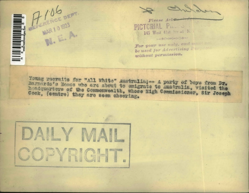 Load image into Gallery viewer, 1923 Press Photo Young Recruits for All White Australia from Barnardo Homes
