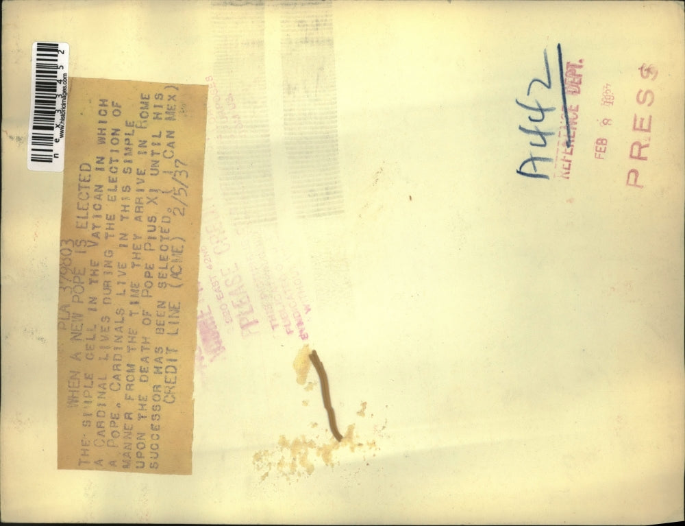 1937 Press Photo Simple Room in Vatican City Which the Pope Resides In