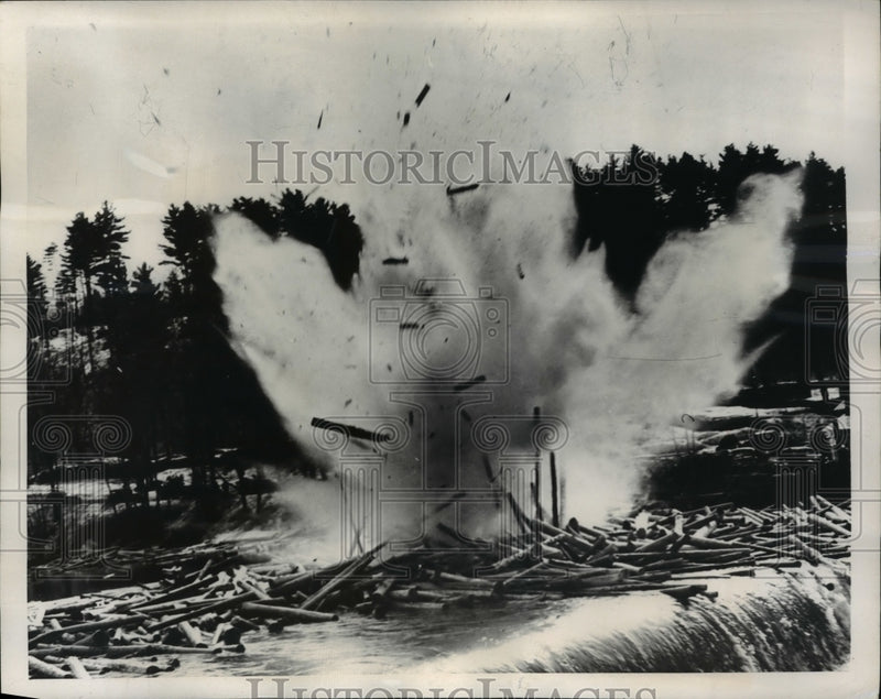 Load image into Gallery viewer, 1947 Press Photo Moose River Fall Logs Freed By Dynamite
