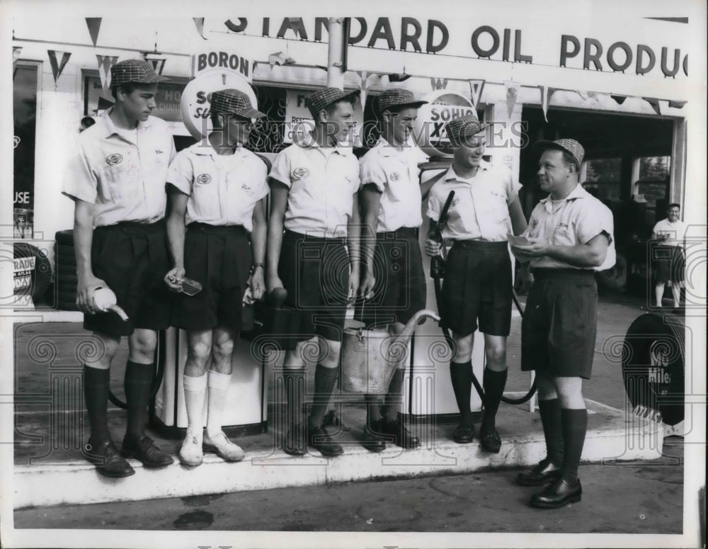 1955 Press Photo Standard Oil Employees Lined Up For Inspection
