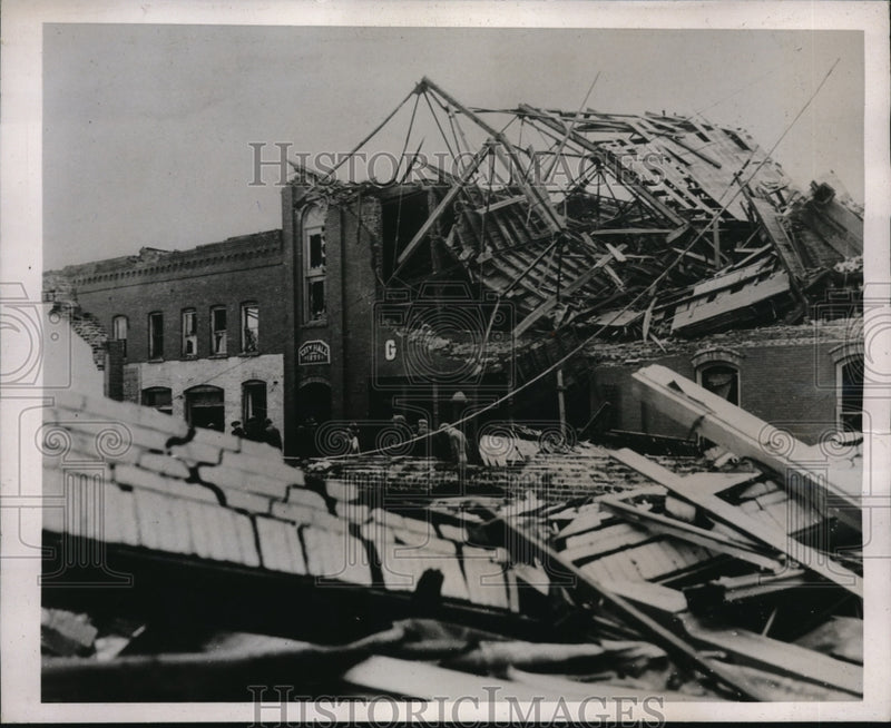 Load image into Gallery viewer, 1937 Press Photo Wrecked City Hall of Gainesville, Georgia After Tornado
