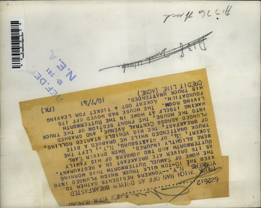 1941 Press Photo 18 ton milk truck plunge into the home of Samuel Butterworth