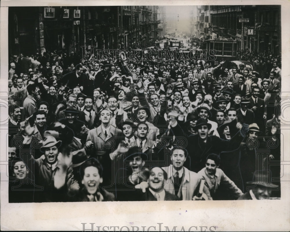 1938 Press Photo Street near the French Embassy as Italian students strike