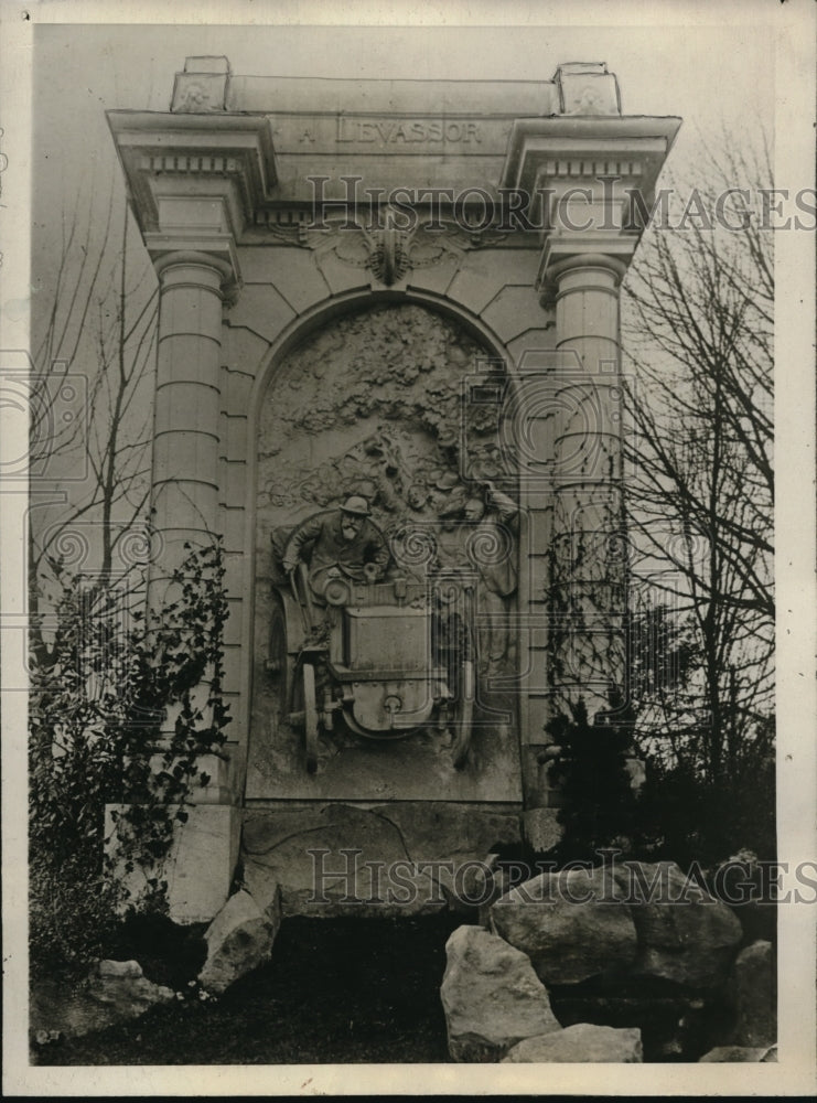 1926 Press Photo Paris France Memorial monument t Levassor auto builder