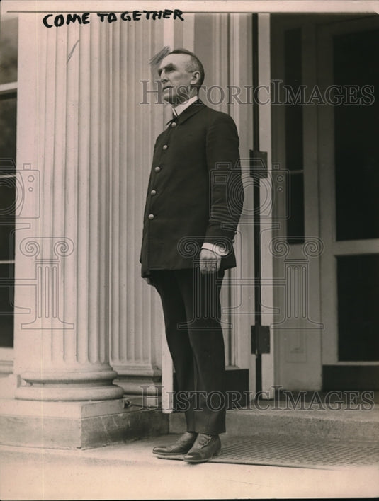 1920 Press Photo Frank B. Kelly, doorkeeper at Executive Offices in the White