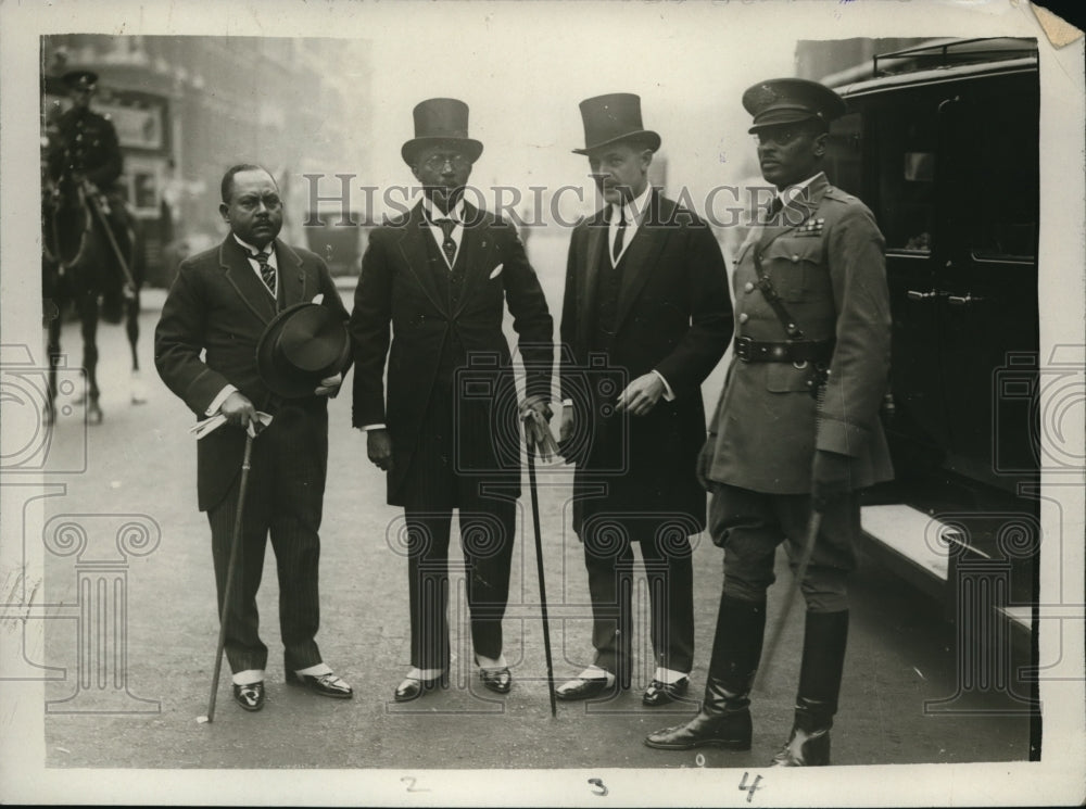 1928 Press Photo President Charles King, C.W. Dresselhuys and Colonel T. Elwood