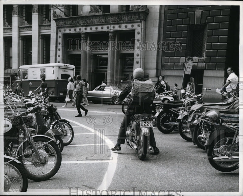 Load image into Gallery viewer, 1969 Press Photo Young execs on motorcycle transport in NYC
