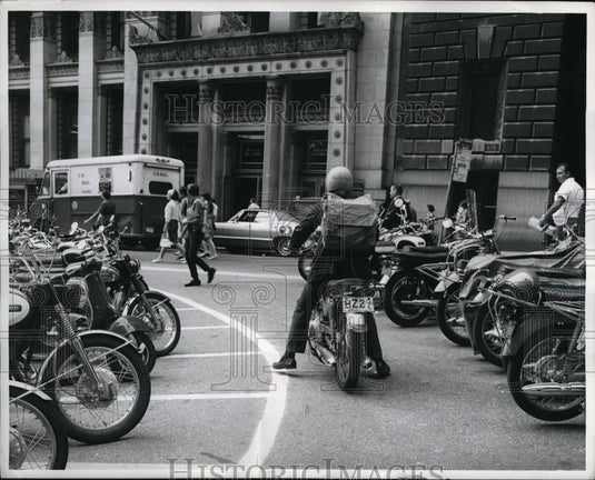 1969 Press Photo Young execs on motorcycle transport in NYC