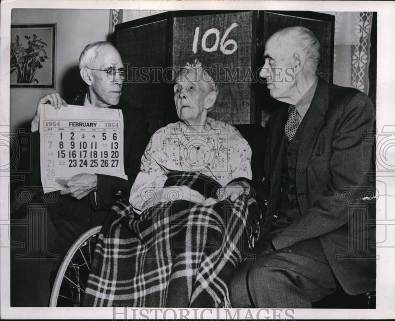 Load image into Gallery viewer, 1954 Press Photo Patchigue NY Mrs Georgina Hawkins age 106, son Ralphm Eugene
