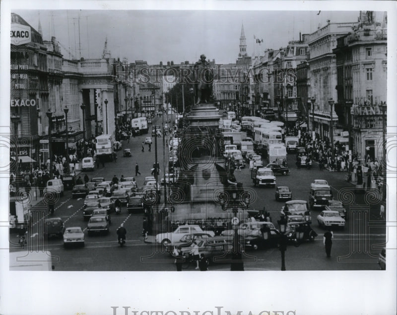 Load image into Gallery viewer, 1970 Press Photo Dublin's O'Connell Street statue 1916 rebellion
