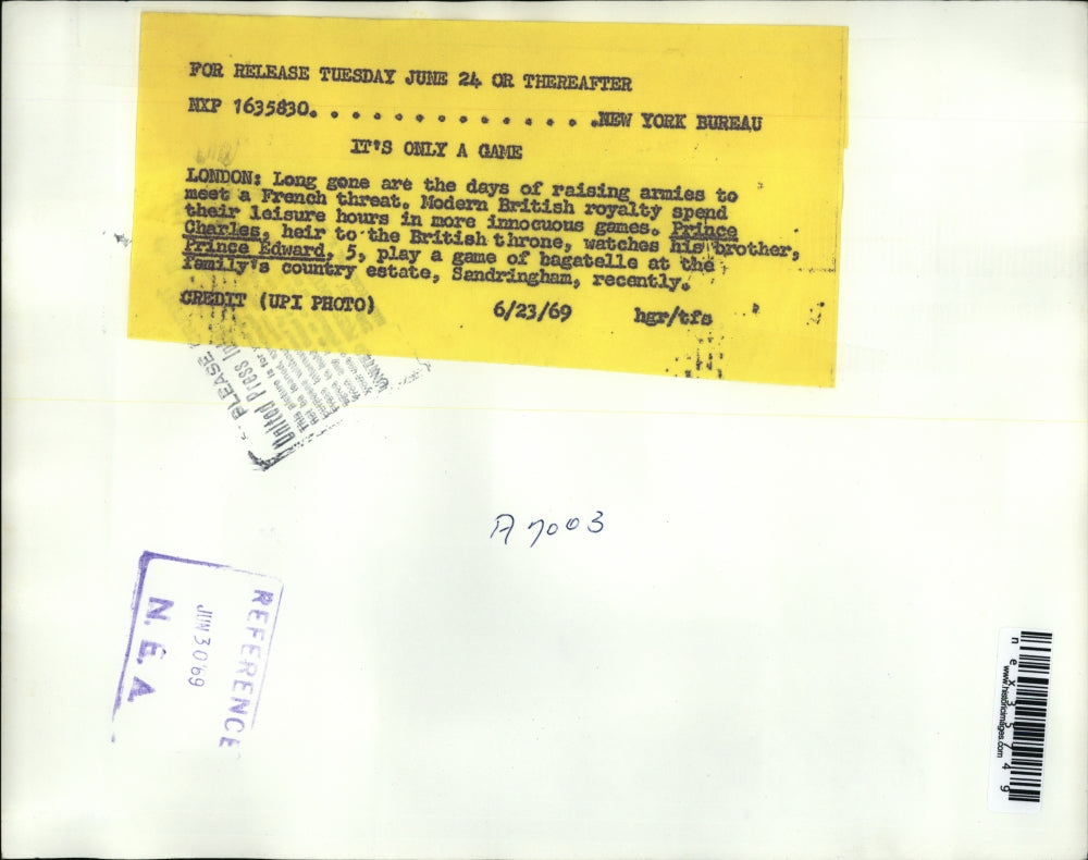 1969 Press Photo London Prince Charles watching Prince Edward play war games