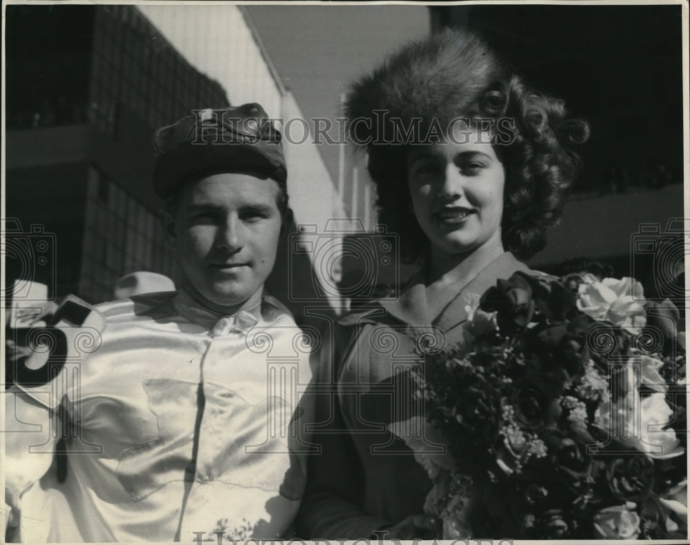 1944 Press Photo Clementina Fernandez with Jackie Billie Thompson
