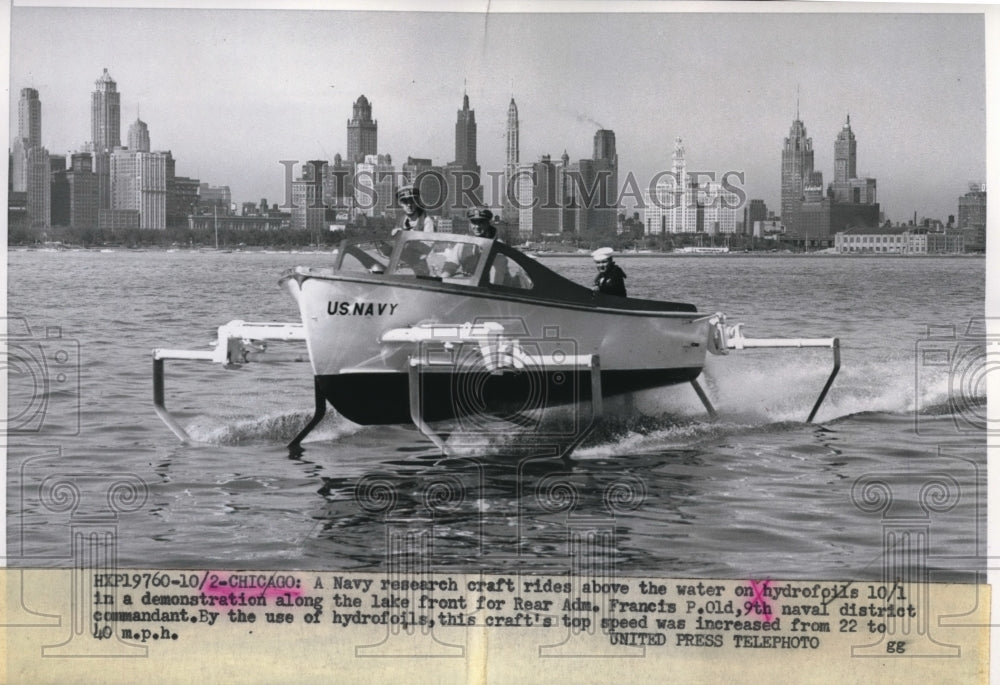 1953 Press Photo Chicago Navy research crafton hydrofoils over the water