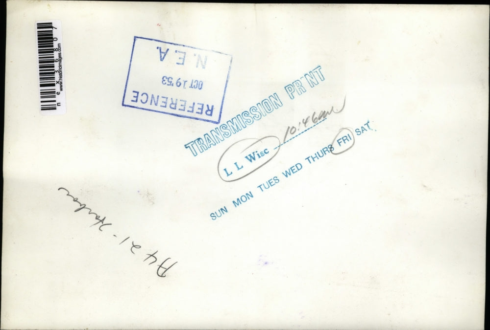 1953 Press Photo Chicago Navy research crafton hydrofoils over the water