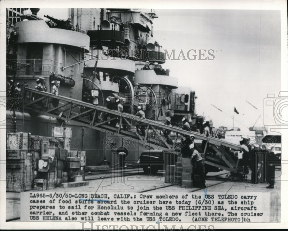 1950 Press Photo Long Beach Calif USS Toledo crew boards to head to Hawaii