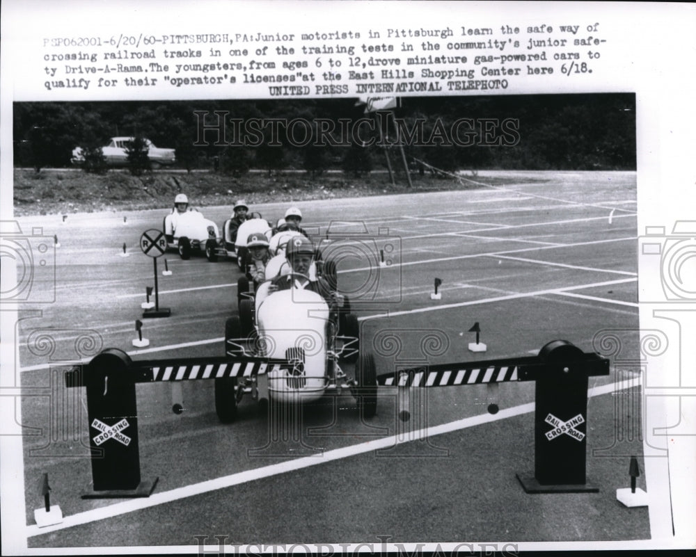 1960 Press Photo Pittsburgh PaYoungsters in mini cars at license testing