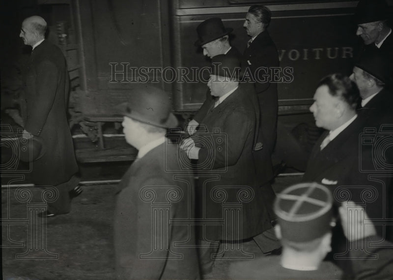 Load image into Gallery viewer, 1939 Press Photo Neville Chamberlain British Premier, Lord halifax arrive Paris
