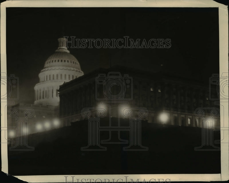Load image into Gallery viewer, 1922 Press Photo US Capitol Dome seen in a night view
