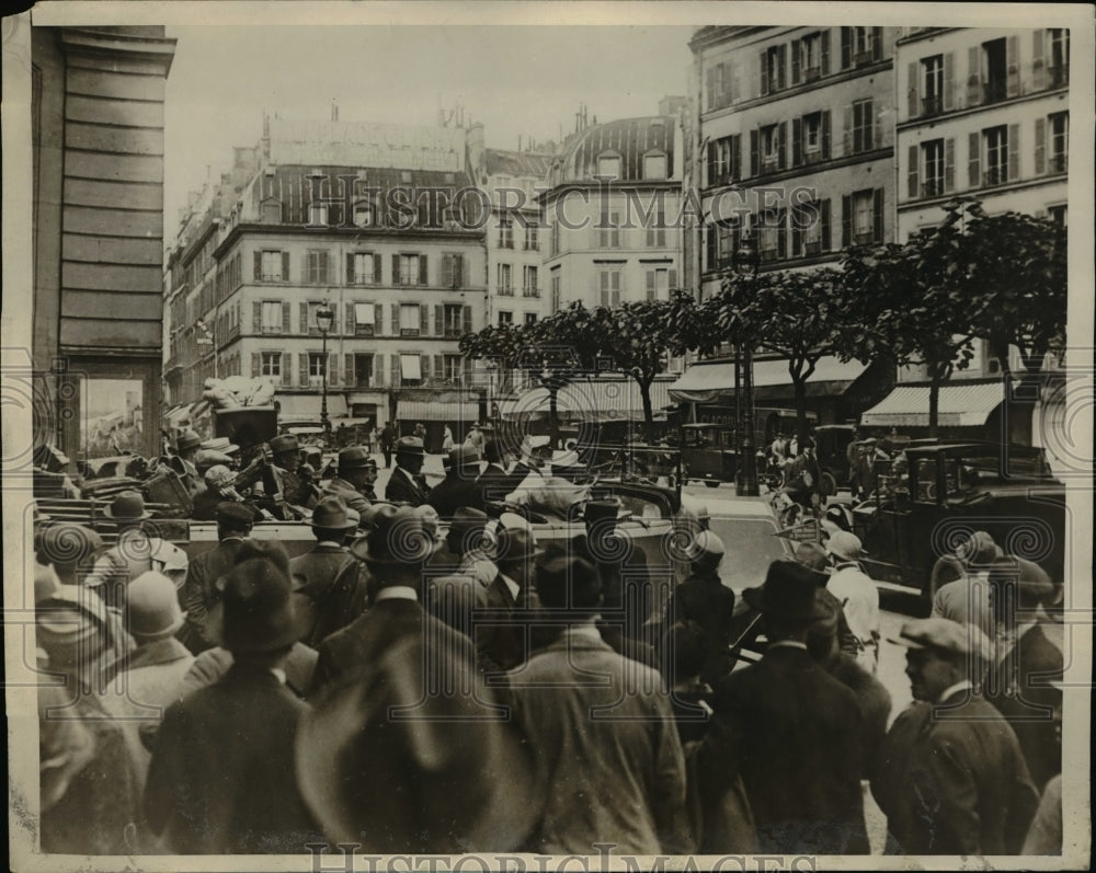 1930 Press Photo American Legionaires tour Paris in a "rubberneck bus"