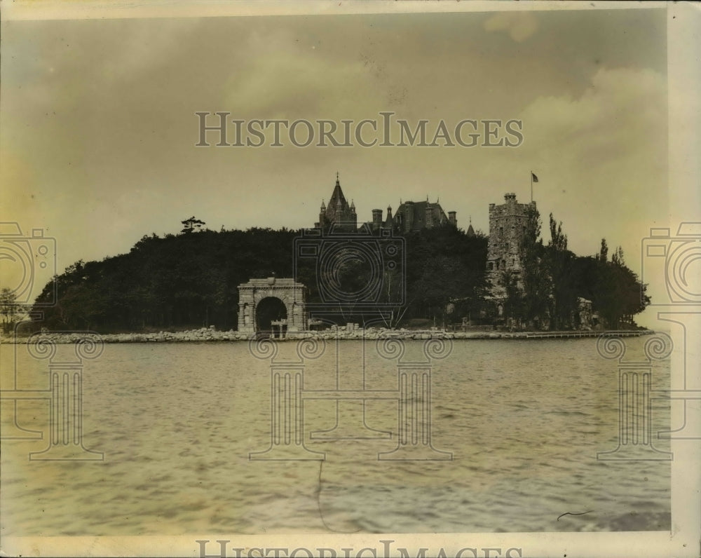 1926 Press Photo German castle on Heart Island in Alexander Bay NY