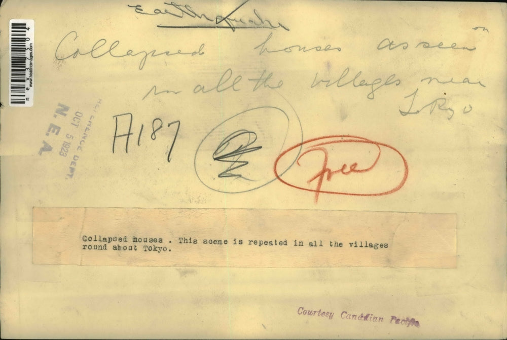 1923 Press Photo Collapsed houses as seen in all the villages in Tokyo