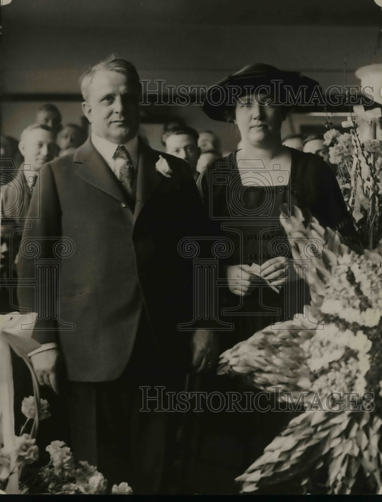 1921 Press Photo Secretary of Labor James J Davis and Mrs Davis