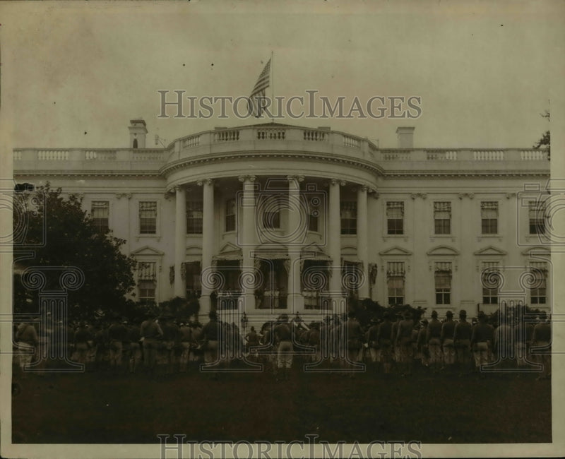 Load image into Gallery viewer, Undated Press Photo The Marines at attention before the White House
