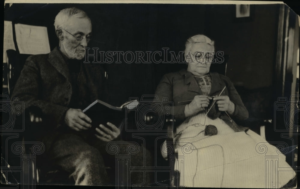 1926 Press Photo New Years prep of old folks in Kansas City