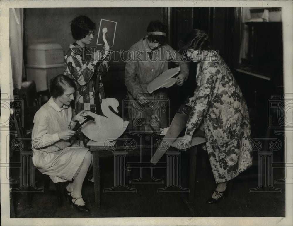 1929 Press Photo Helen Moser, Medalyn Thompson, Dorothea Tommey, Temple Univ.