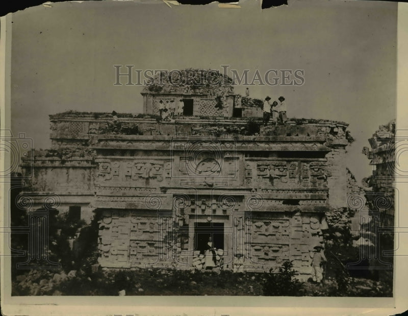 Load image into Gallery viewer, 1925 Press Photo House of the Nuns
