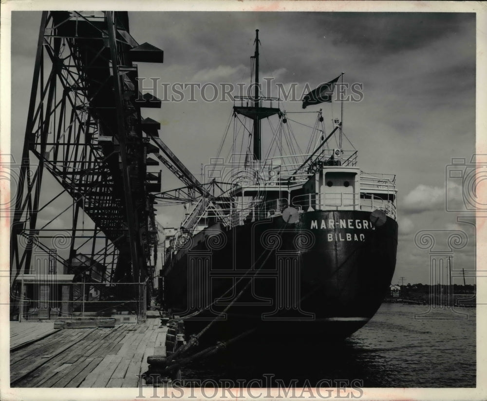 1948 Press Photo Florida Phosphate is Loaded on Mar Nego