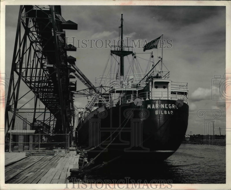 Load image into Gallery viewer, 1948 Press Photo Florida Phosphate is Loaded on Mar Nego
