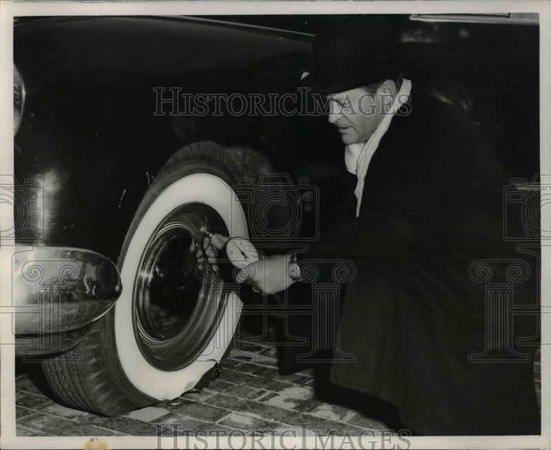 Load image into Gallery viewer, 1951 Press Photo Indianapolis Ind Wilbur Shaw &amp; new Firestone blowout safe tires
