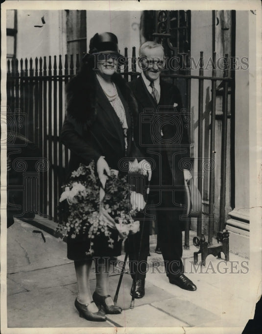 1929 Press Photo Mr. and Mrs. Philip Snowden Arrive at Downing Street in London