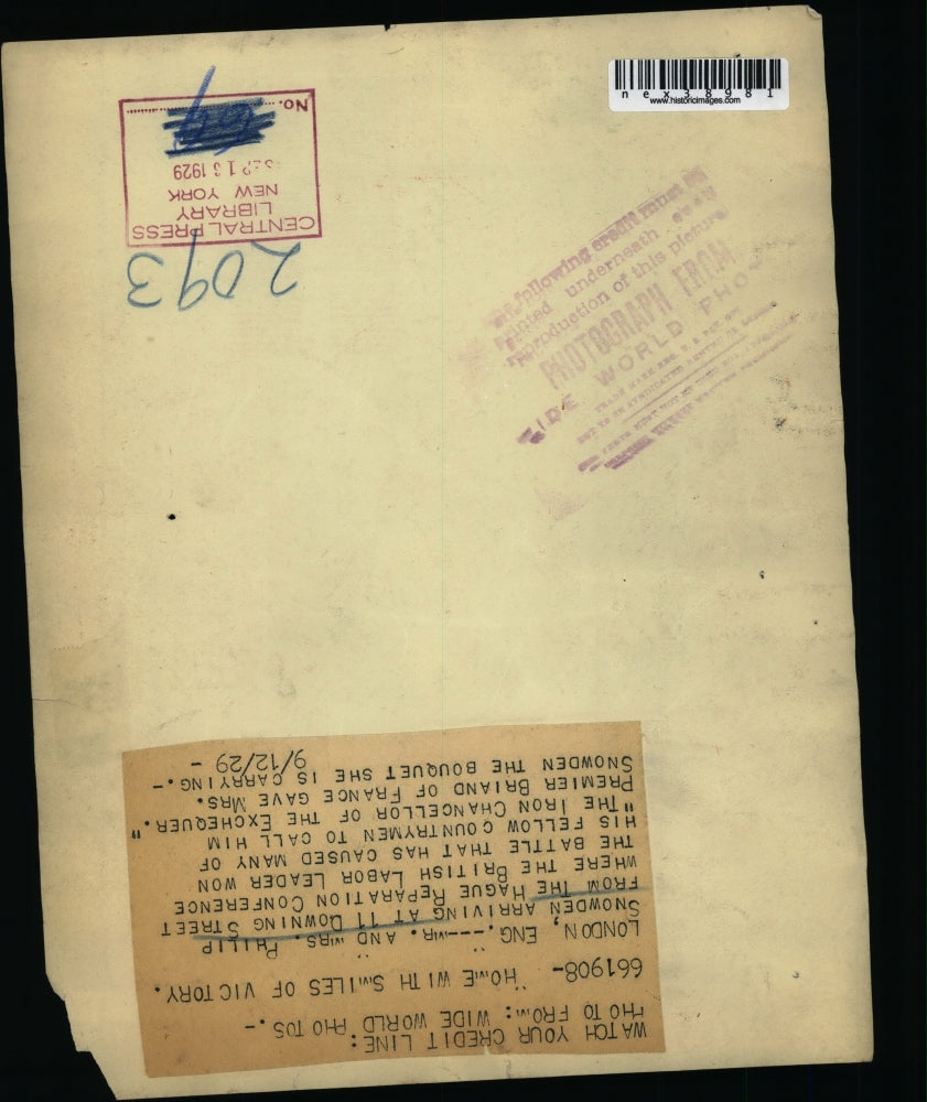 1929 Press Photo Mr. and Mrs. Philip Snowden Arrive at Downing Street in London