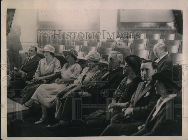 Load image into Gallery viewer, 1922 Press Photo Mrs C Burke, JL Chadeick, AG Gibbs, Dr Hellstrom, M Dugan
