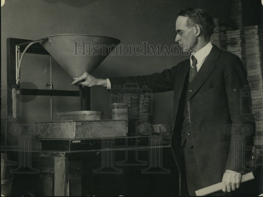 1923 Press Photo NA Spilman US Standard Containers Act a Dept of Agri