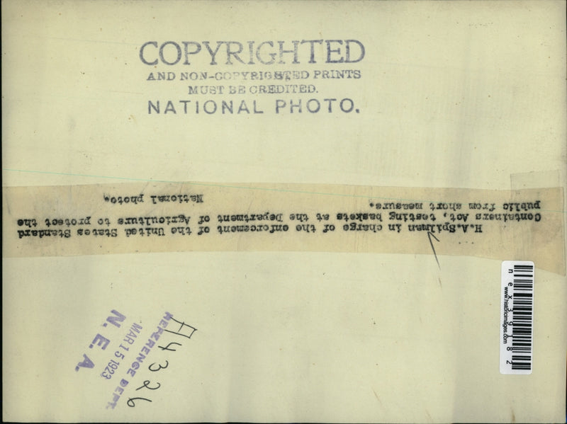 Load image into Gallery viewer, 1923 Press Photo NA Spilman US Standard Containers Act a Dept of Agri
