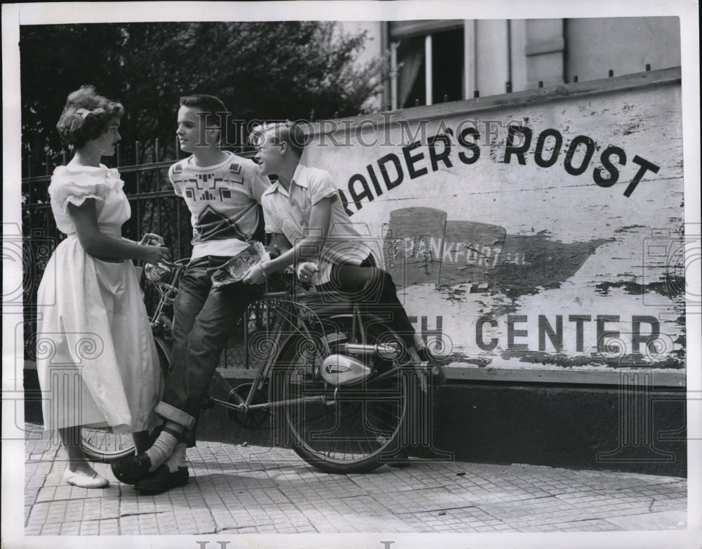 1950 Press Photo Dot Blackwell, Dick Markhan, Pete Franckan, Franbkfurt Germany