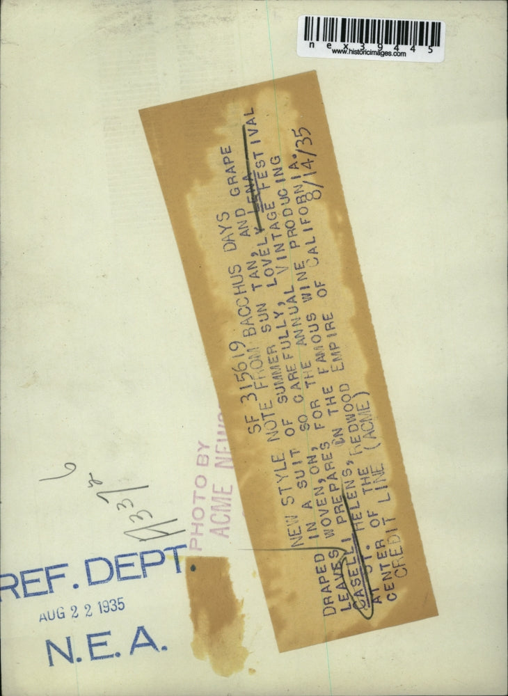 1935 Press Photo Lena Caselli prepares for the annual vintage festival