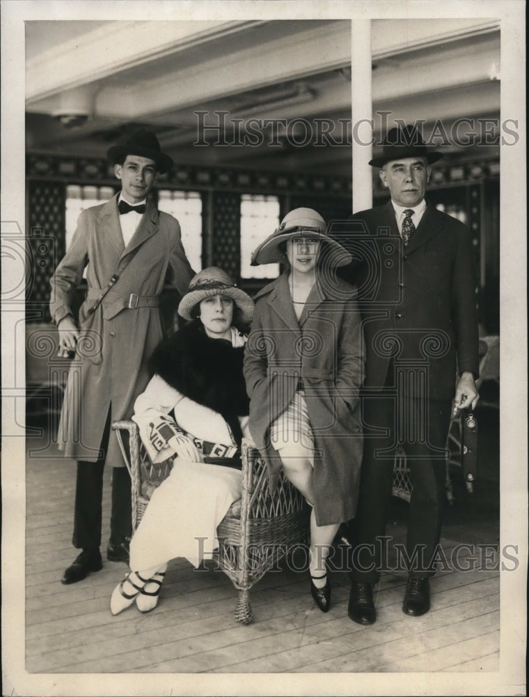1923 Press Photo Mr.G.Bulhoes Brazilliam charge D'Affairs to China at SS Vetris