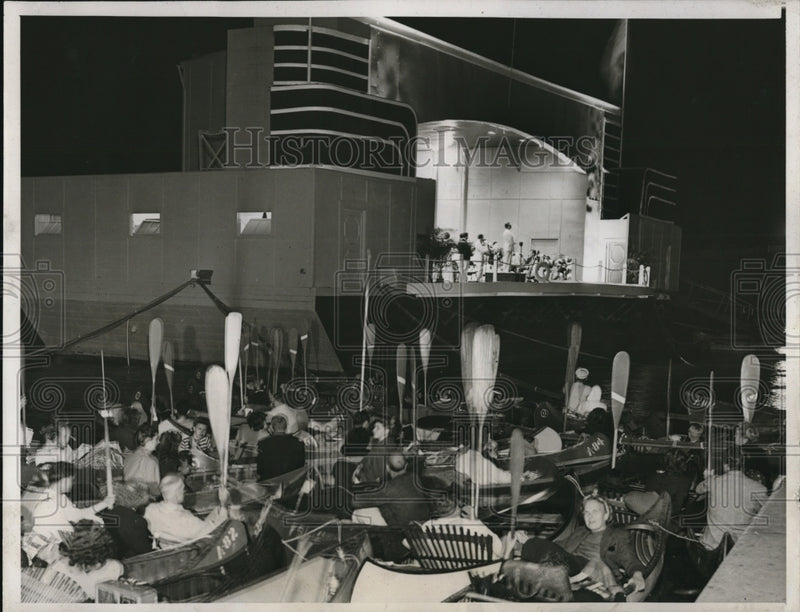 Load image into Gallery viewer, 1946 Press Photo Annual Summer Watergate Concert open in Washington
