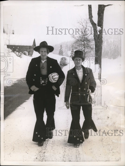 1956 Press Photo 2 Hamburg Artisans of the German Carpenters Guild