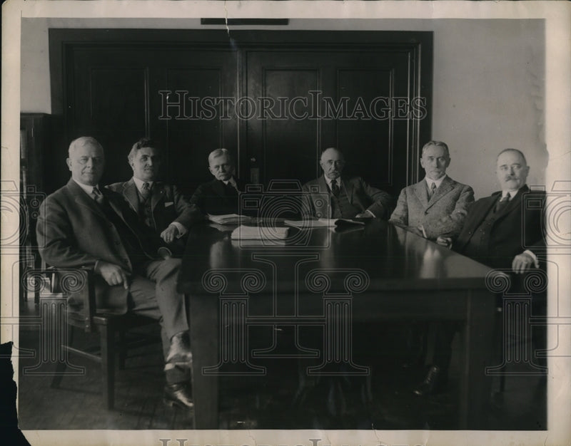 Load image into Gallery viewer, 1922 Press Photo Coal commission Judge Aschuler, GO Smith, H Hammond
