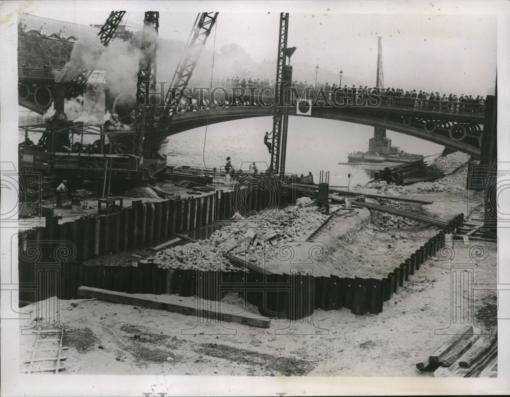 1935 Press Photo Paris bridges being reconstructed at Pont de la Concorde