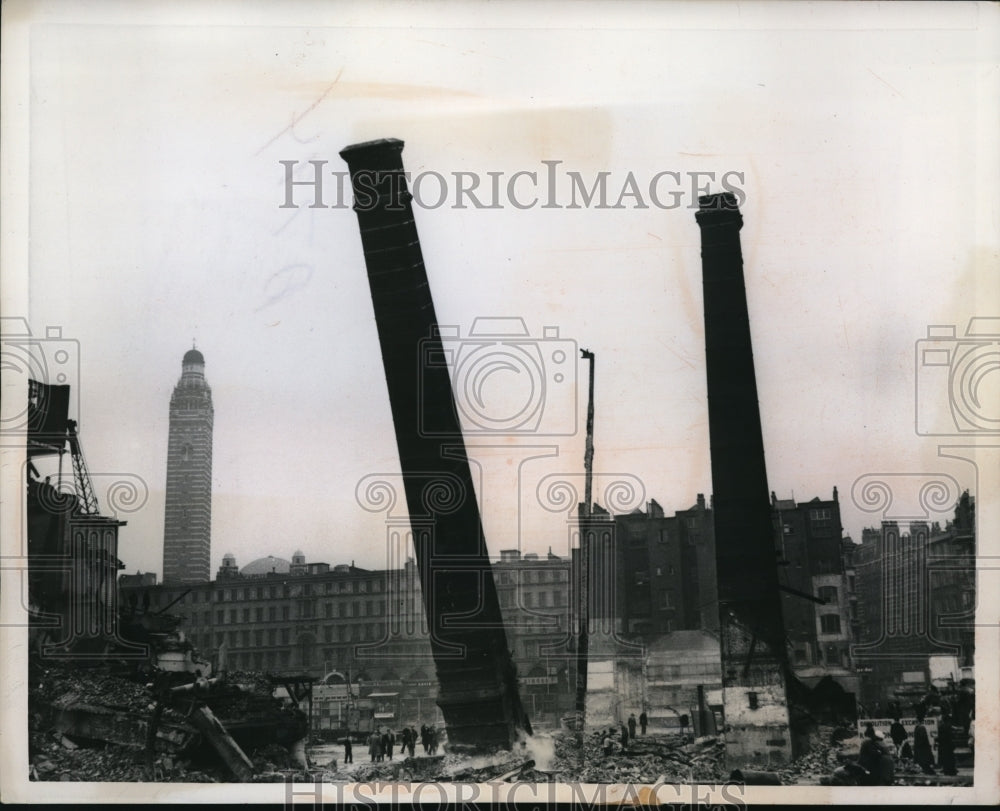 1959 Press Photo London England smokestacks at brewery being demolished