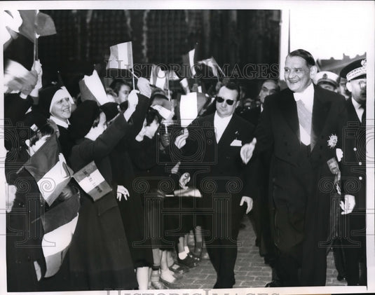 1955 Press Photo France President Bene Coty cheered by the children