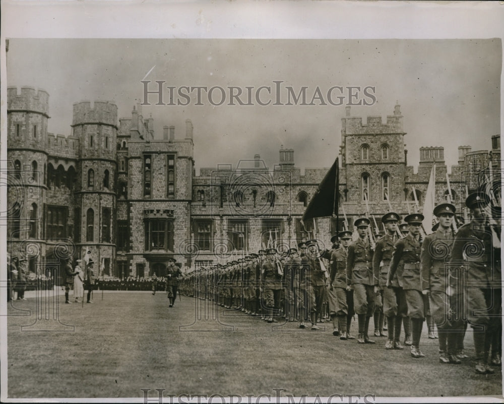 1930 Press Photo Eton Officers' Training Corps Marching for Royal Party, England
